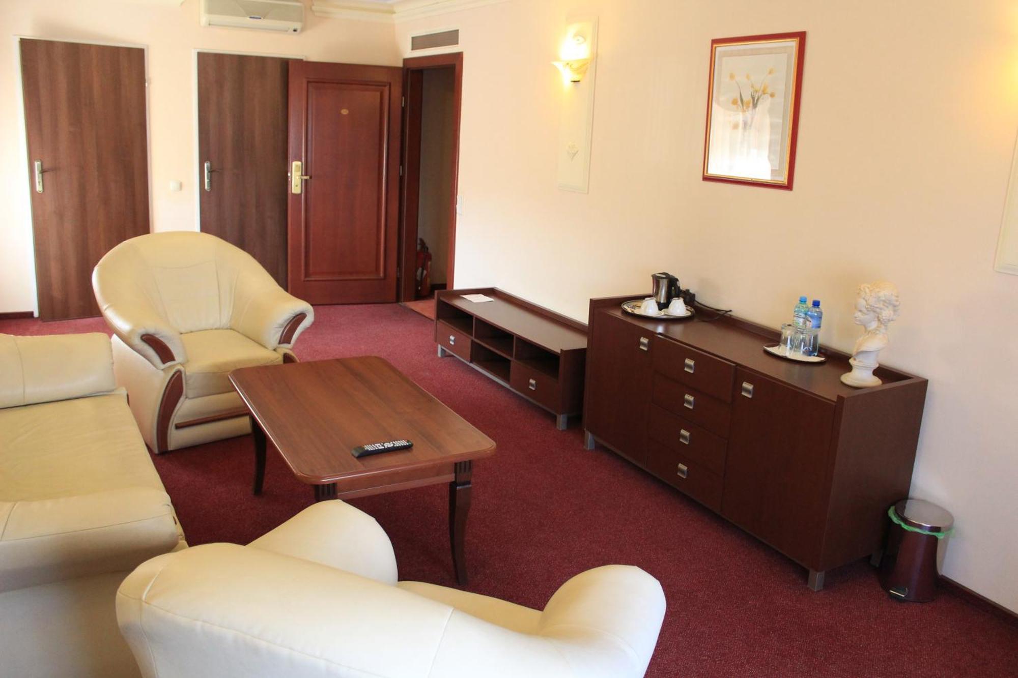 Cumulus Hotel Będzin エクステリア 写真