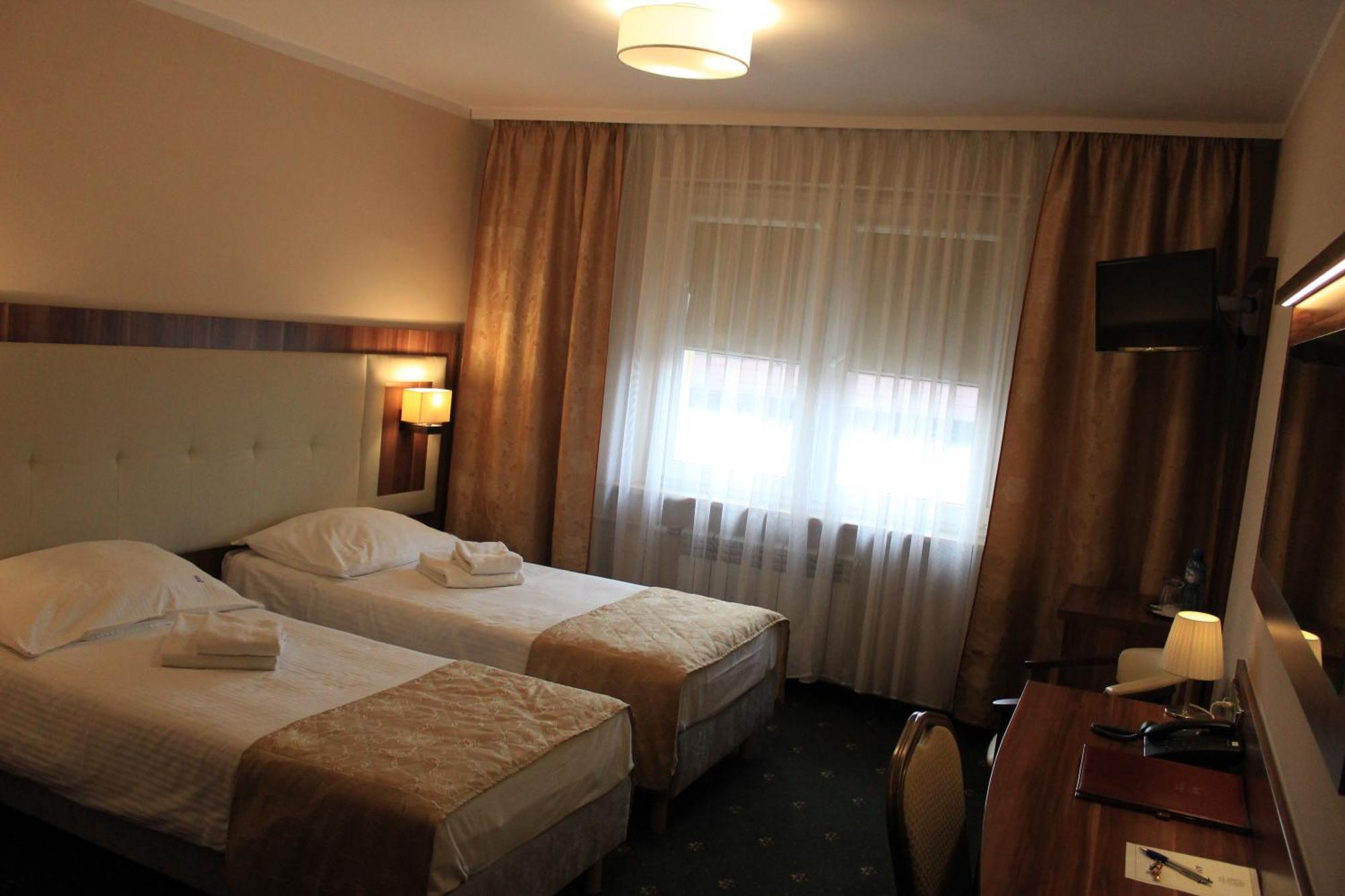 Cumulus Hotel Będzin エクステリア 写真