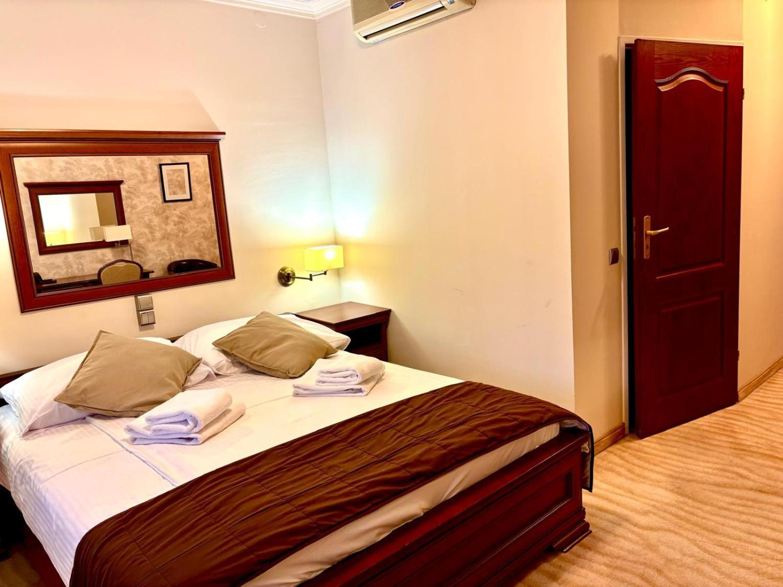 Cumulus Hotel Będzin エクステリア 写真