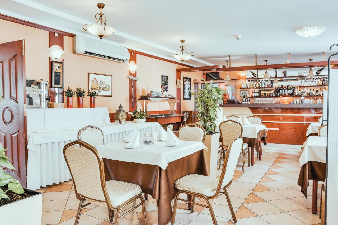 Cumulus Hotel Będzin エクステリア 写真
